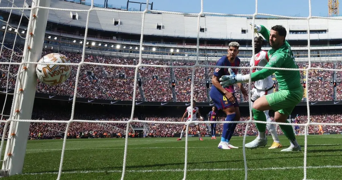 بفضل الأخطبوط.. برشلونة ينفرد بقمة الليغا بفارق 7 نقاط عن ريال مدريد