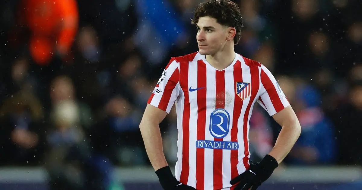 لابورتا يصدم خوليان ألفاريز: لا يستحق مبلغاً ضخماً لضمّه إلى برشلونة