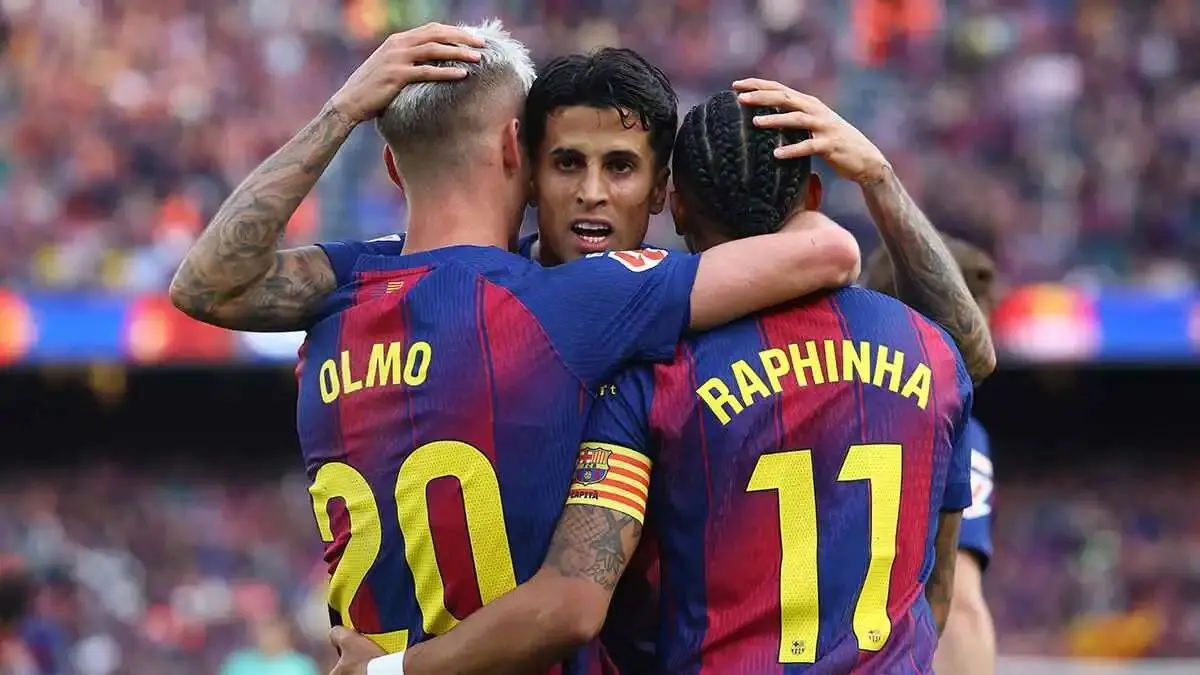 غضب عارم وقلق كبير داخل أروقة برشلونة بسبب رافينها