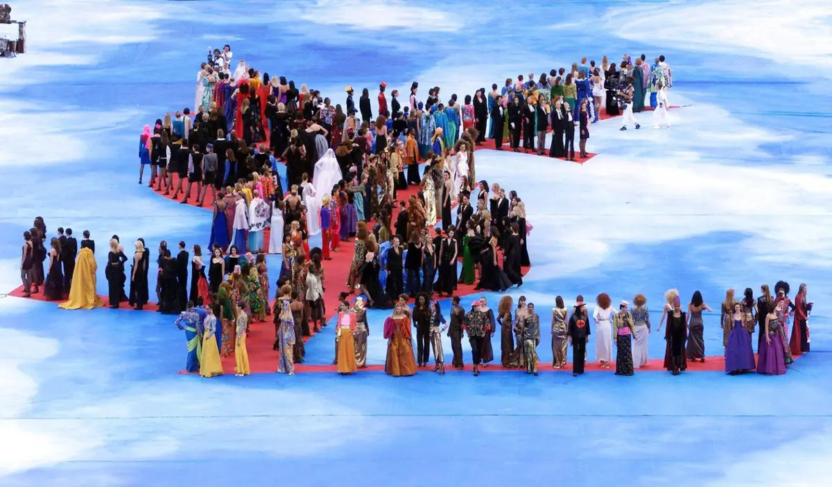 الديكور في عالم الموضة.. كيف يصنع الإبداع الفرق في عروض الأزياء