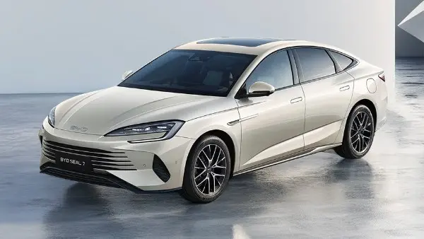 المواصفات الكاملة لسيارة BYD سيل 7 موديل 2026