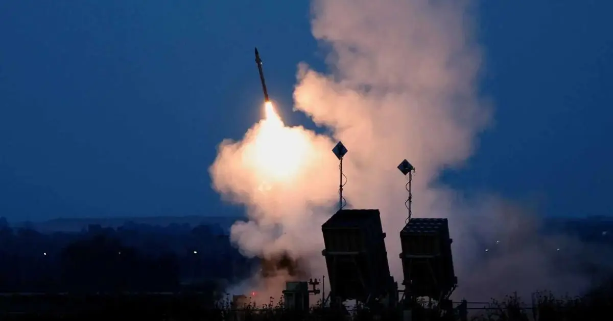 السعودية تعلن اعتراض وتدمير 13 صاروخاً وطائرة مسيّرة