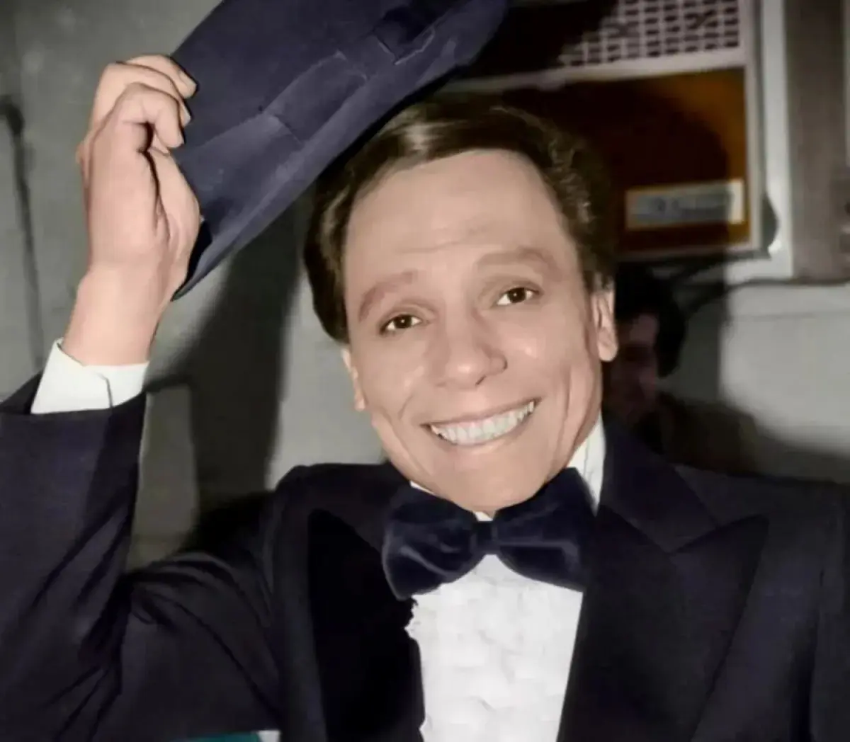 أقوى مسلسلات عادل إمام .. من كيف تخسر مليون جنيه إلى فلانتينو