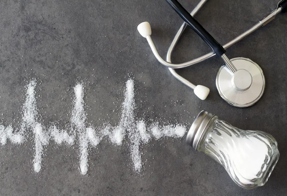 عواقب استهلاك الملح الزائد على القلب