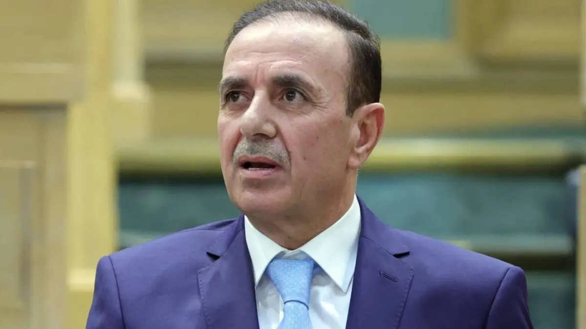 الزعبي ينتقد مغادرة وزير الصناعة لجلسة النواب ويطالب بمصارحة الشعب حول "المخزون الغذائي"