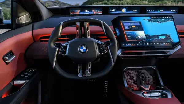 بي إم دبليو تبتكر أول شاشة عرض على الزجاج الأمامي