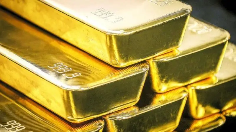 الذهب يصعد في منتصف تعاملات الإثنين مع تراجع الدولار