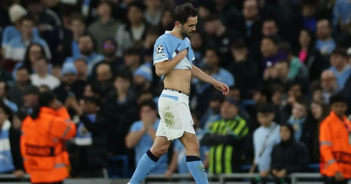 برناردو سيلفا يخطر إدارة مانشستر سيتي بقراره النهائي