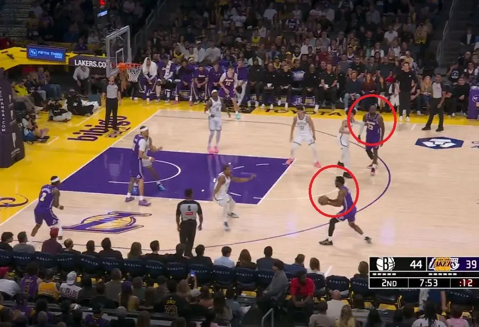 شاهد.. لحظة تاريخية بين الأب والابن في الدوري الأمريكي للمحترفين (NBA)