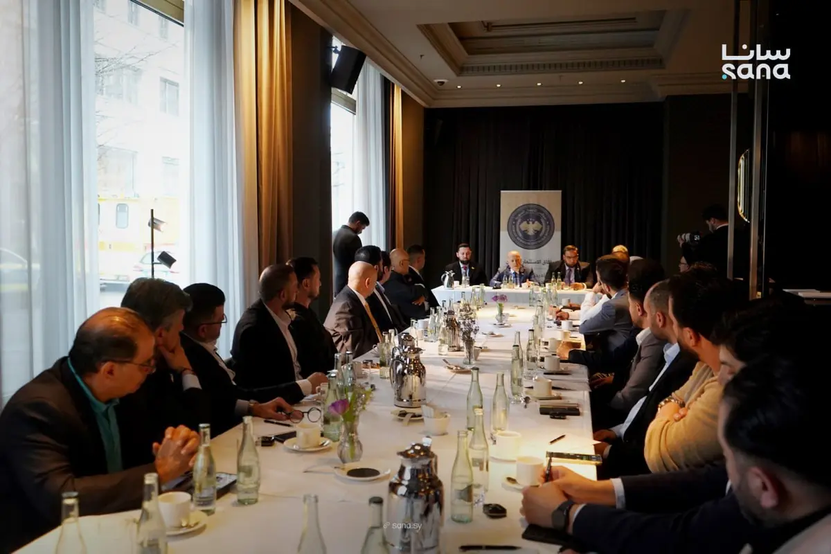وزير الاقتصاد ووفد من الوزارة يلتقي عدداً من المستثمرين السوريين ورجال الأعمال في برلين