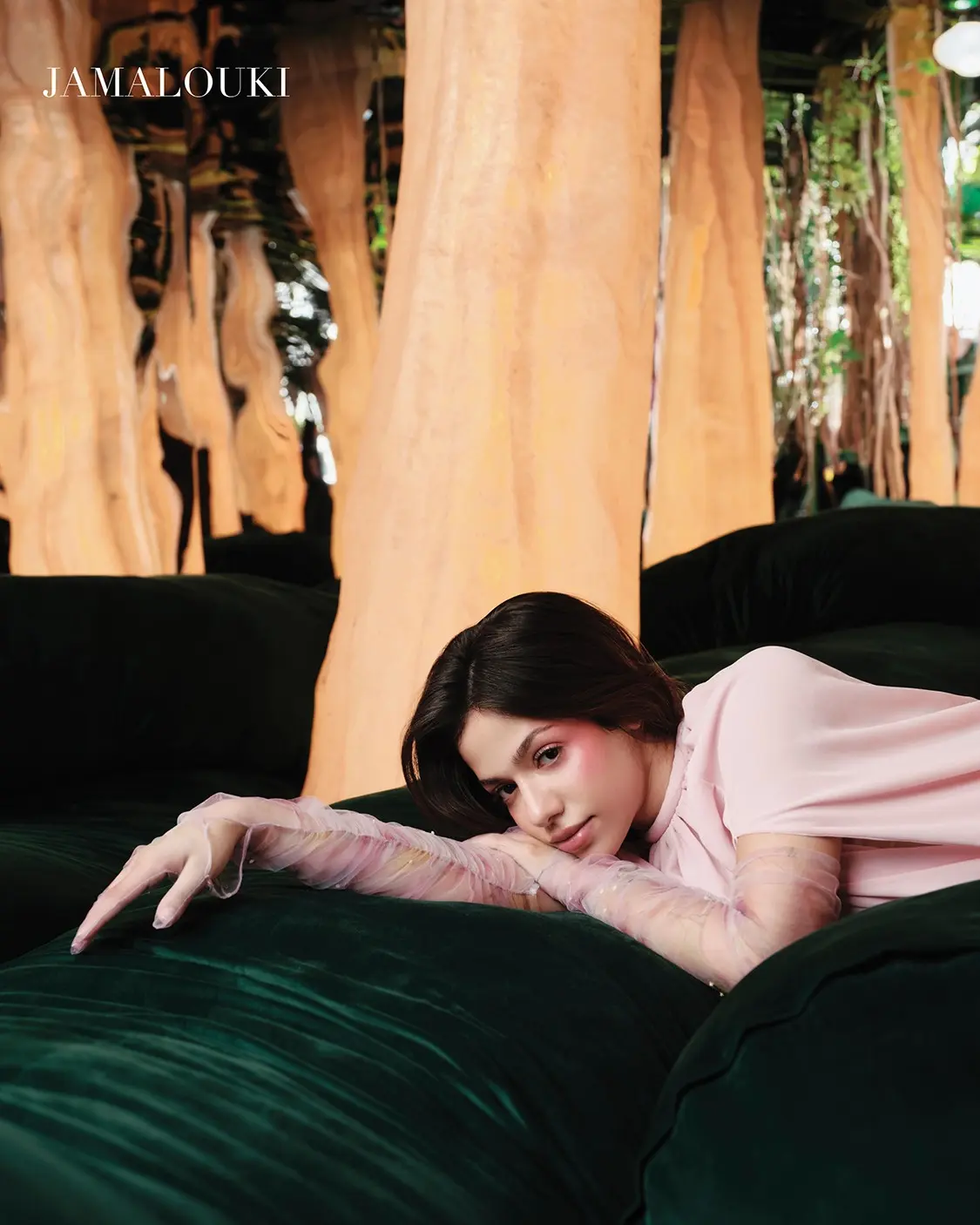 روان وريان تجسّدان ثنائيّة الجمال في جلسة خاصّة مع Benefit Cosmetics