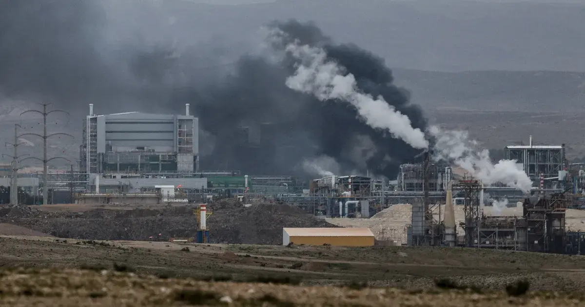 إسرائيل.. حريق في منطقة صناعات كيماوية عقب هجوم صاروخي إيراني