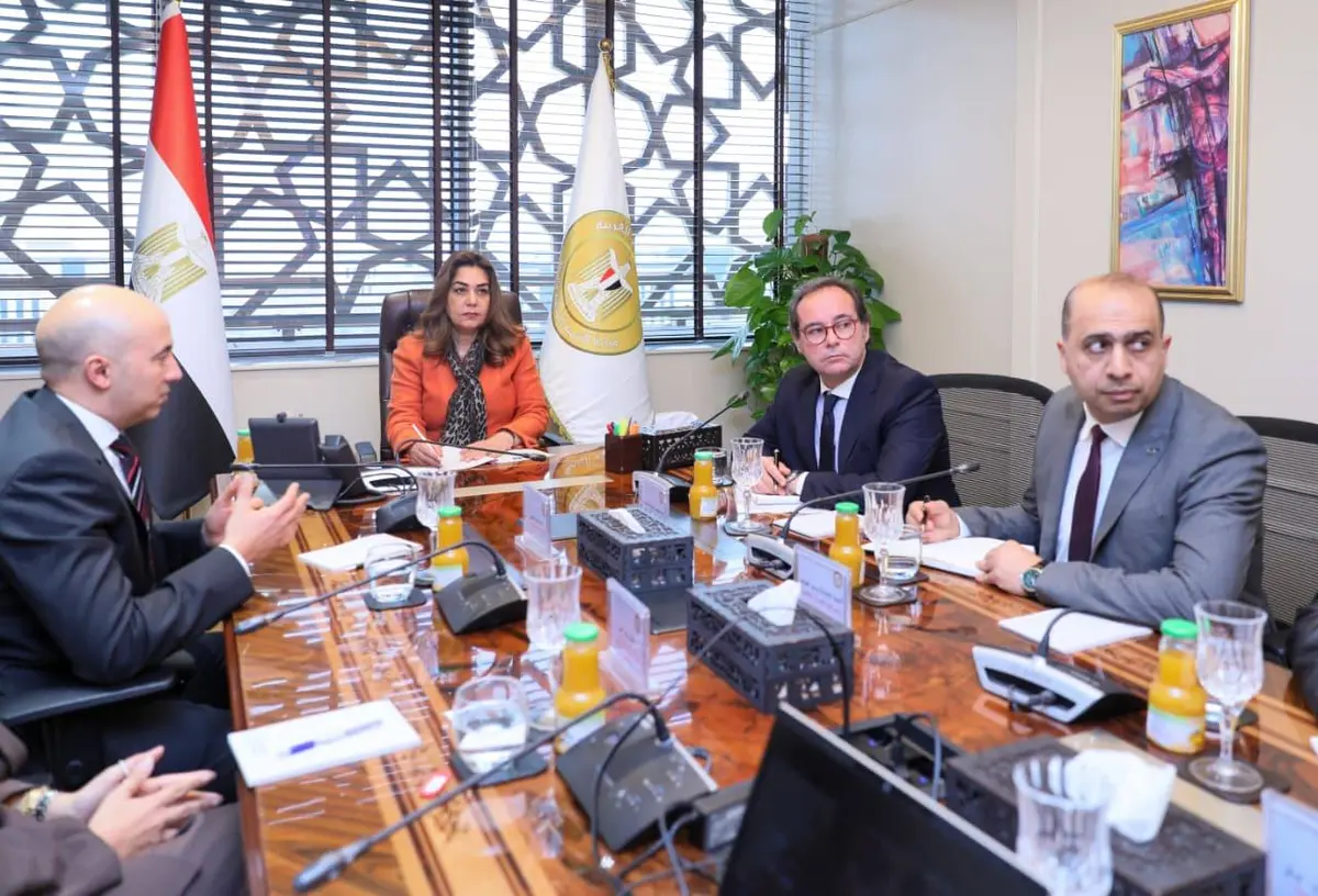 وزيرة التنمية المحلية تبحث مع «لوريال مصر» تعزيز الاستدامة وتطبيق المسؤولية الممتدة للمنتج
