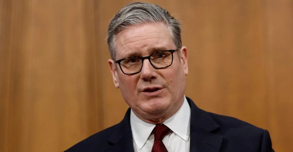 ستارمر يجتمع اليوم مع ممثلي البنوك وشركات الطاقة والشحن والتأمين