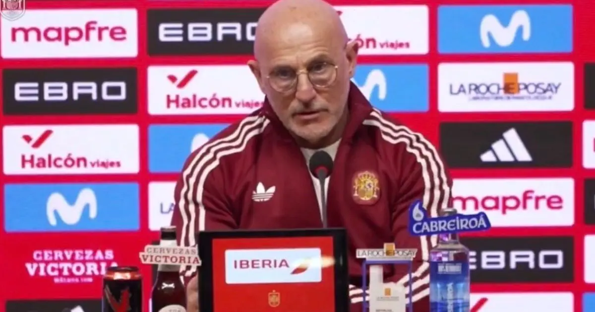 دي لا فوينتي: مواجهة مصر اختبار حقيقي.. وأرجو نسيان الانتماء للأندية