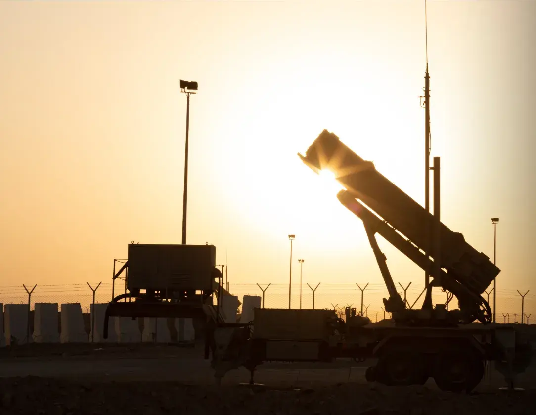 «الدفاع» السعودية: اعتراض 5 صواريخ باليستية و7 مسيّرات وصاروخاً طوافاً