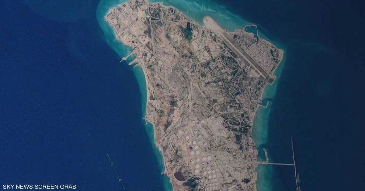 ترامب عينه على جزيرة خرج.. ويتحدث عن خيارات عدة