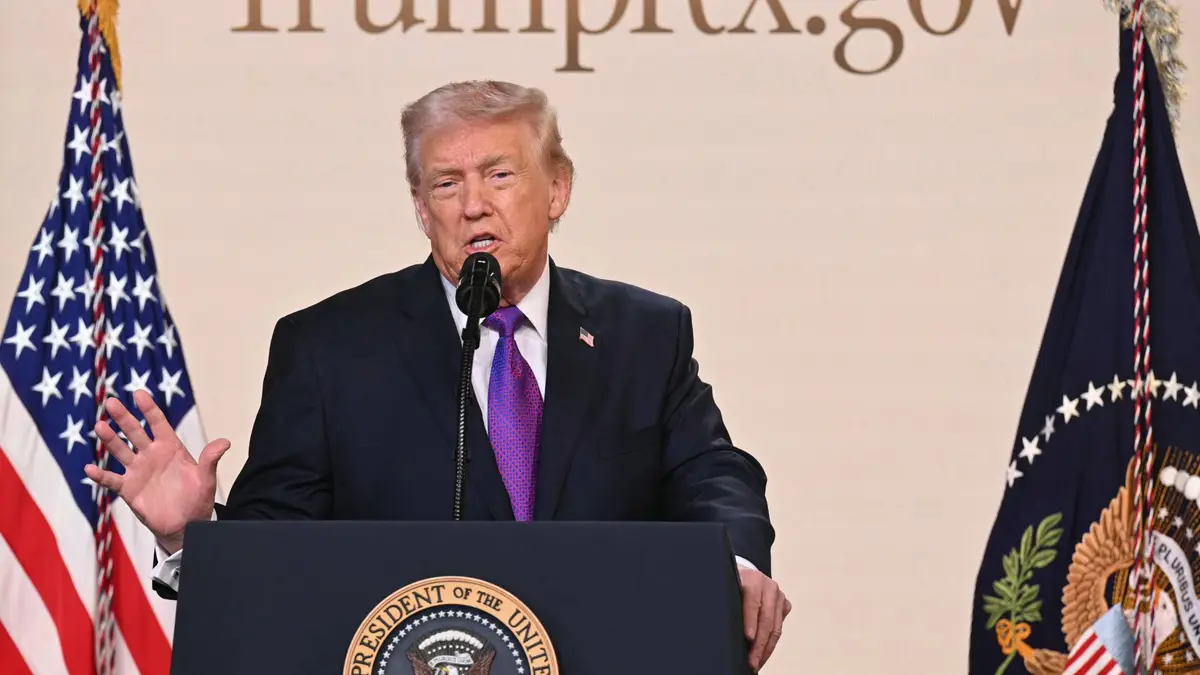 ترمب: إيران تسمح بعبور 20 ناقلة نفط لـ"احترامنا" ونفاوضهم بين الدبلوماسية والقصف