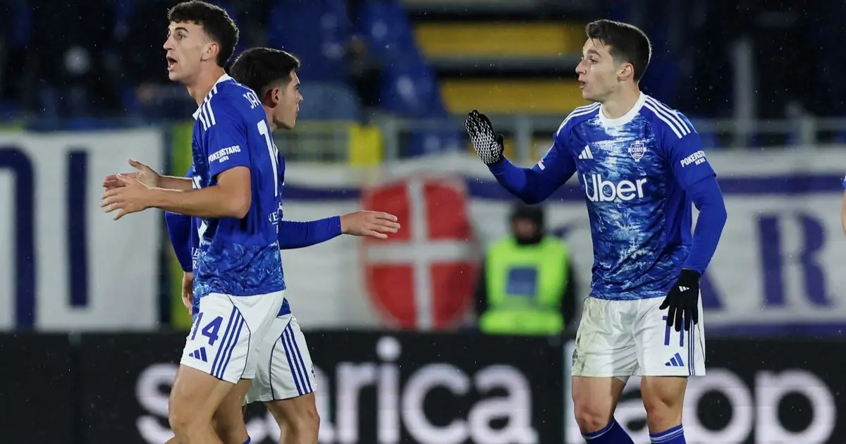 كومو يقلب الطاولة على روما وينفرد بالمركز الرابع