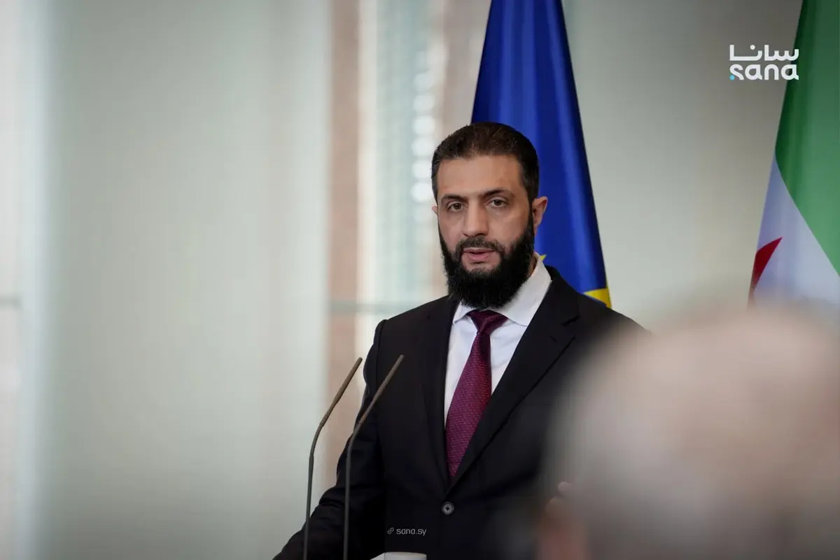 لحظة مغادرة الرئيس أحمد الشرع مقر المستشارية الاتحادية الألمانية في برلين