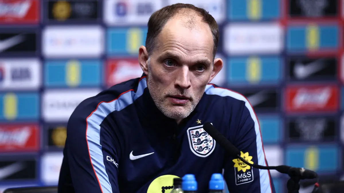 توخيل يرد على جدل استبعاد أرنولد بكلمات حاسمة