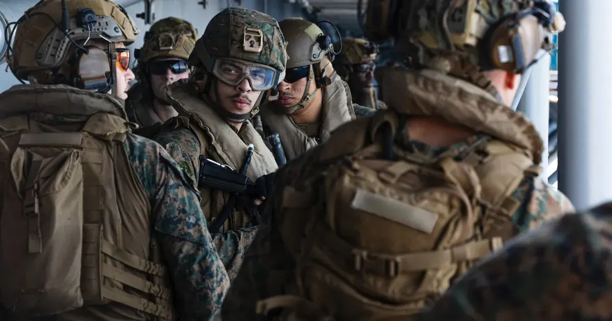 مع التلويح بهجوم بري على إيران.. الحشد الأميركي يتخطى 50 ألف جندي