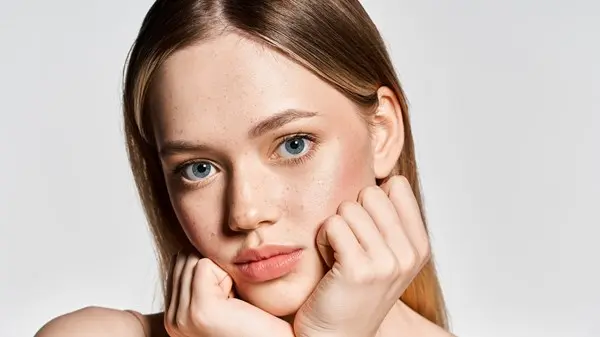 زهرة الخليج - مع قدوم فصل الربيع.. نصائح فعالة لترطيب البشرة