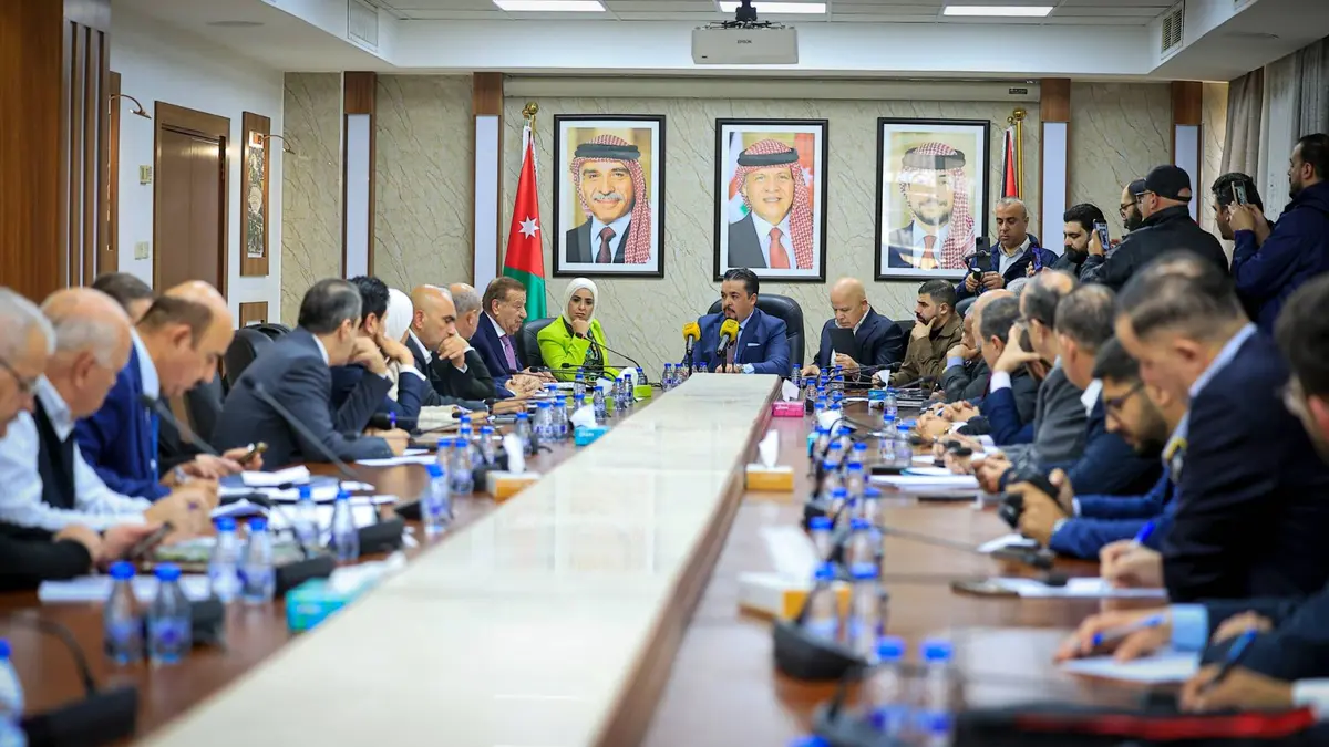 "العمل النيابية" تبحث تعديلات "الضمان" مع وزراء العمل السابقين ورؤساء لجان العمل