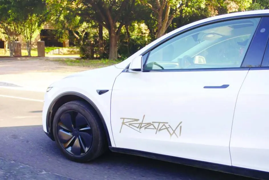 تعرف إلى التزامات ركاب سيارات التوصيل في الإمارات