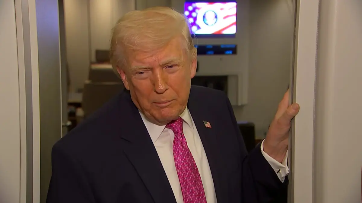 "قيادتها فاسدة وستنهار قريبا".. شاهد ما قاله ترامب للصحفيين عن كوبا