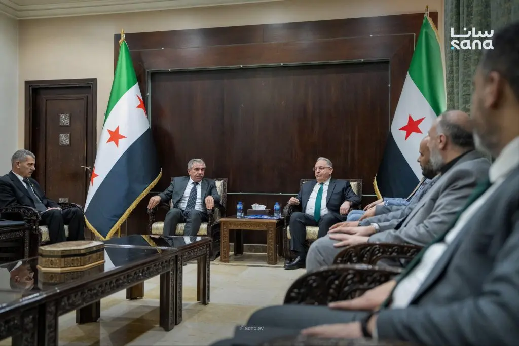 وزير المالية يناقش مع محافظ الحسكة إعادة تنشيط الخدمات المالية في المحافظة