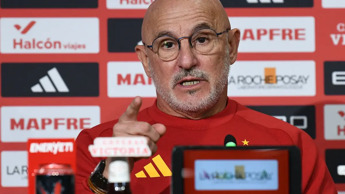 دي لا فوينتي يوجّه رسائل نارية للجماهير وبرشلونة وريال مدريد.. ويراوغ بشأن لامين يامال