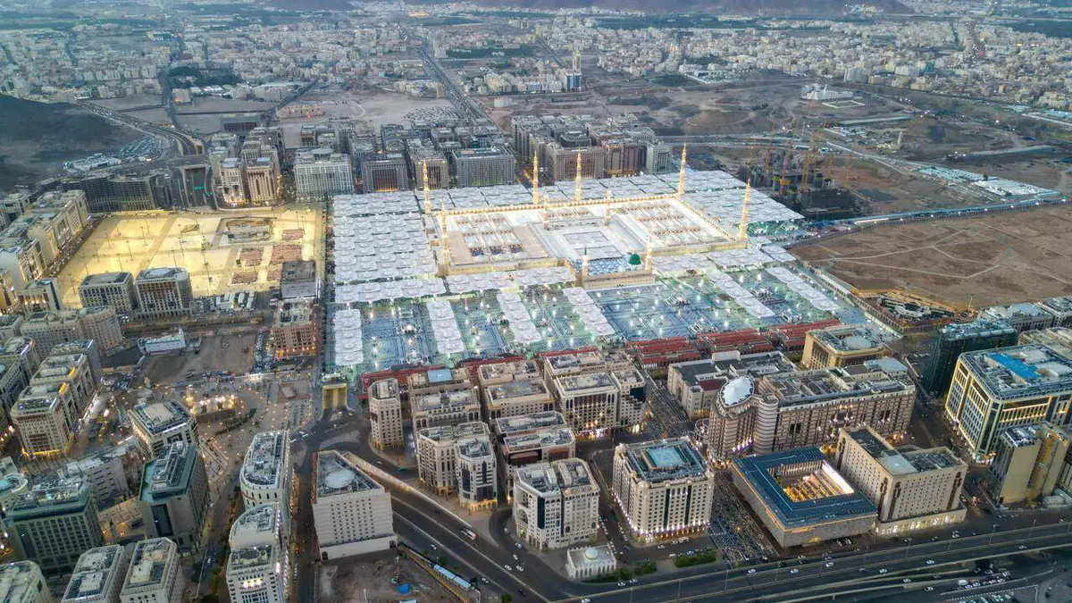 كيف يخدم مشروع المياه الوطنية المدينة المنورة وزوار المسجد النبوي؟