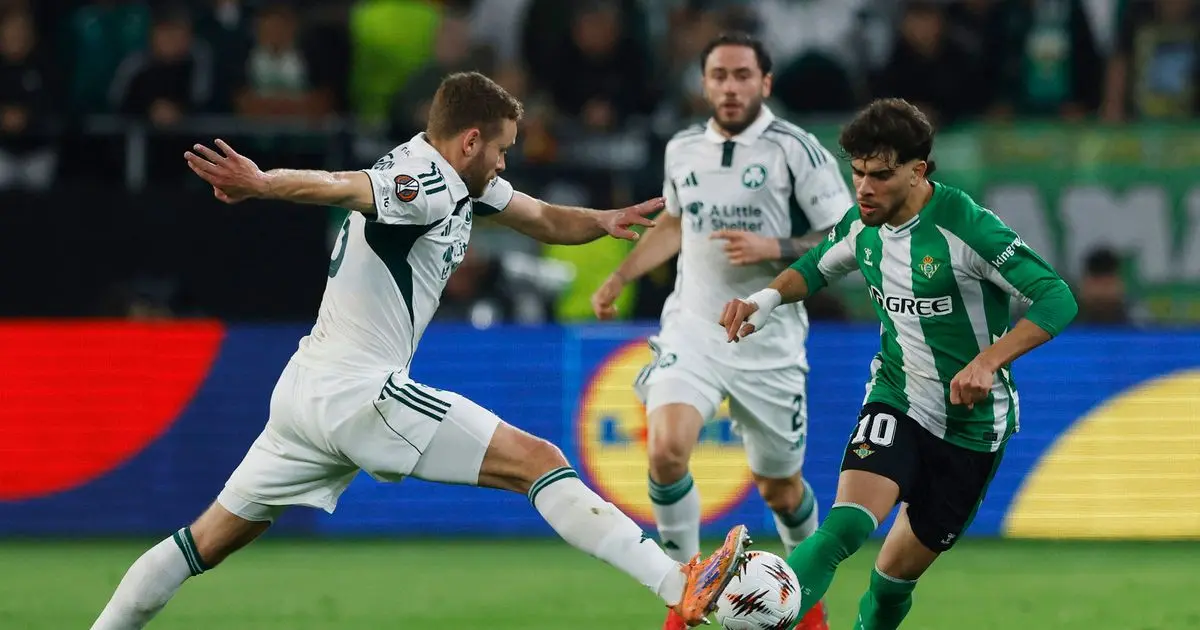 برشلونة يفاضل بين جناح مغربي متألّق و"حلم مستحيل" في ألمانيا