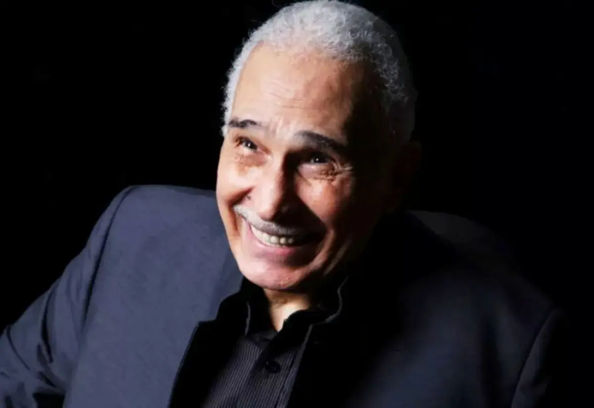 نقل الفنان عبد الرحمن أبو زهرة إلى العناية المركزة.. ونجله يطالب بالدعاء