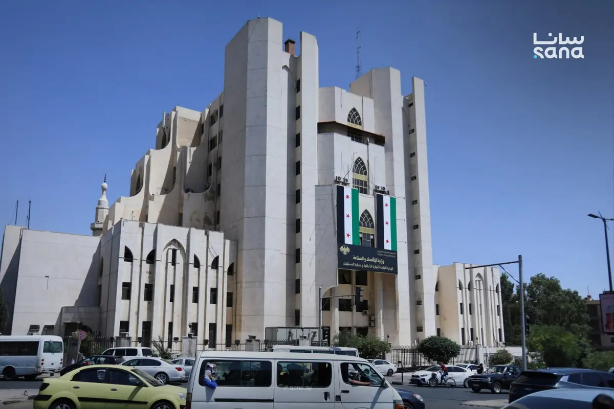 السورية للتجارة تطلق خطة لإعادة الهيكلة.. تأجير 500 صالة لدعم الإيرادات وتوحيد منافذ البيع