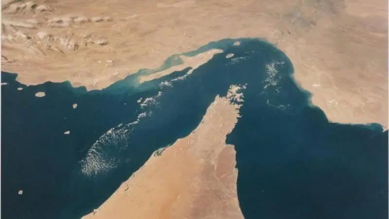 «صُحار» أول ناقلة غاز طبيعي تعبر مضيق هرمز المحاصر