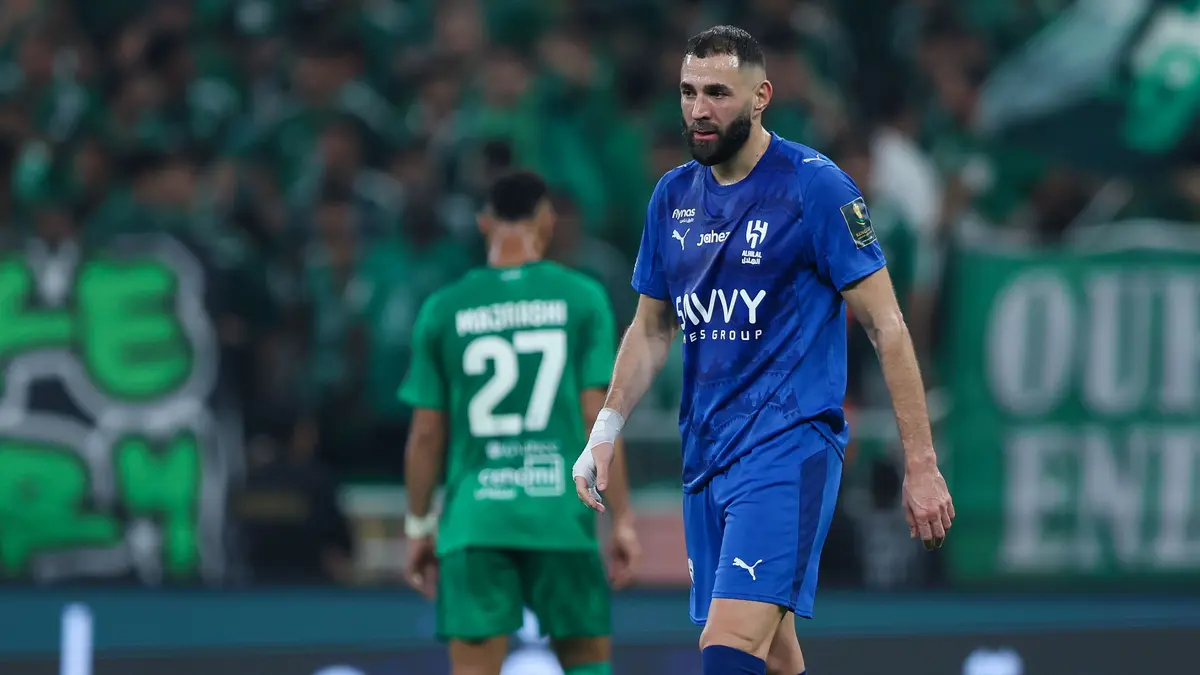 صدمة مباغتة.. بنزيما يُكمل معاناة الهلال مع فيروس الإصابات