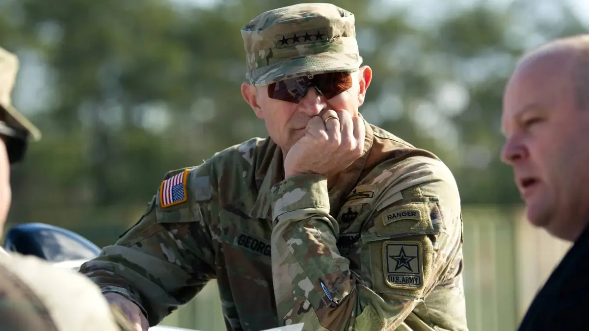 إقالة رئيس أركان الجيش الأمريكي وعدد من الجنرالات.. هل يرتبط ذلك بالتدخل البري على إيران ؟