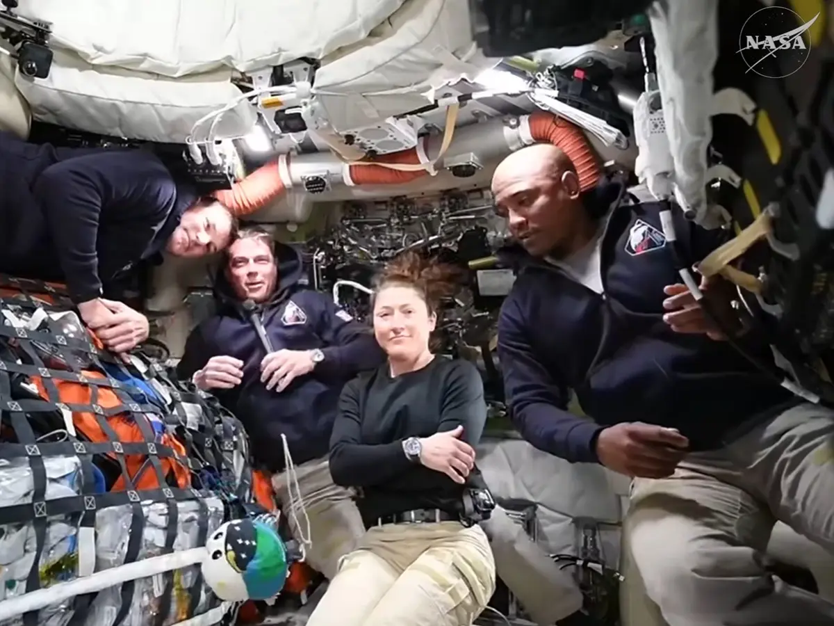 ناسا تستخدم أجهزة مايكروسوفت وتواجه تحديات Outlook في الفضاء