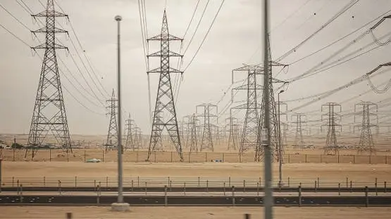 مصر ترفع أسعار الكهرباء على القطاع التجاري والشرائح المنزلية الأعلى استهلاكًا