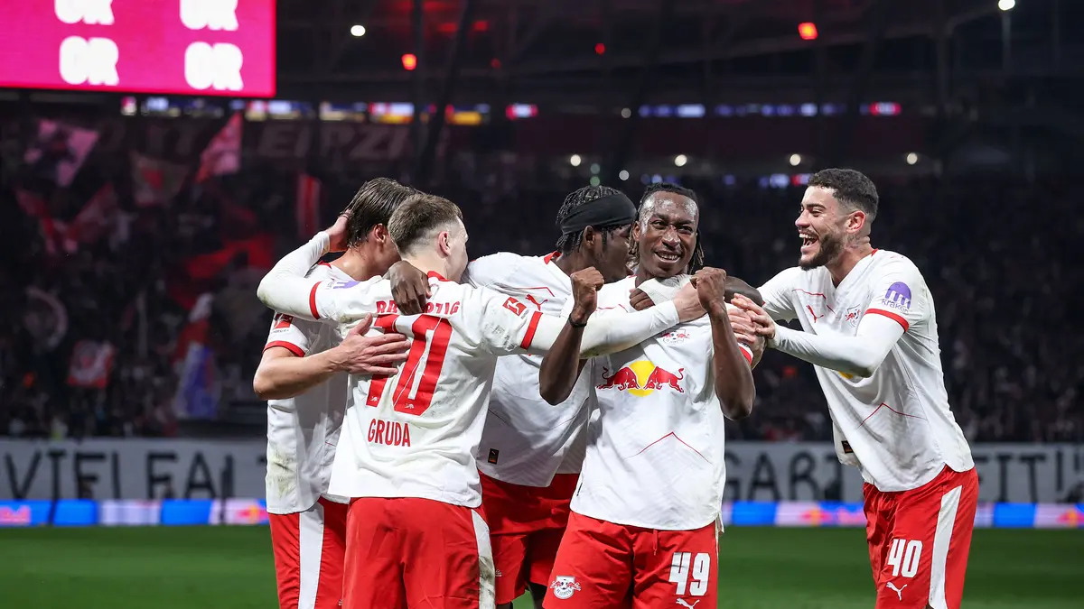 حلم مستحيل.. نجم لايبزيج يشعل صراعا خفيا بين برشلونة وعمالقة البريميرليج