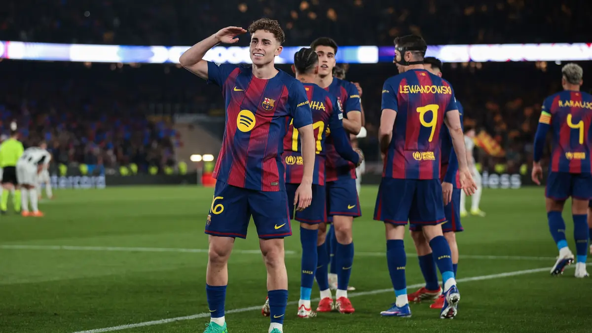 توتر خلف الكواليس.. تسريبات تكشف انقسام غرفة ملابس برشلونة