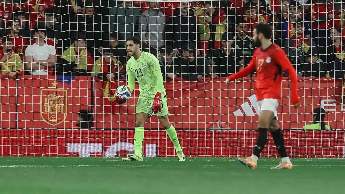 عرض أوروبي يقلق الأهلي المصري بسبب حارس مرماه مصطفى شوبير (فيديو)